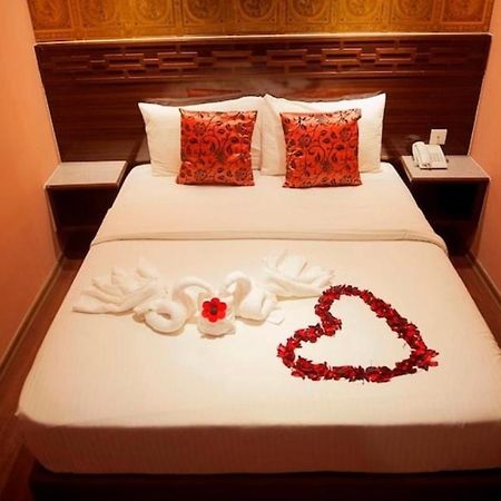 Apple Hotel Penang Джордж Таун Екстериор снимка