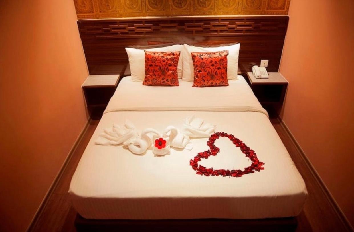 Apple Hotel Penang Джордж Таун Екстериор снимка