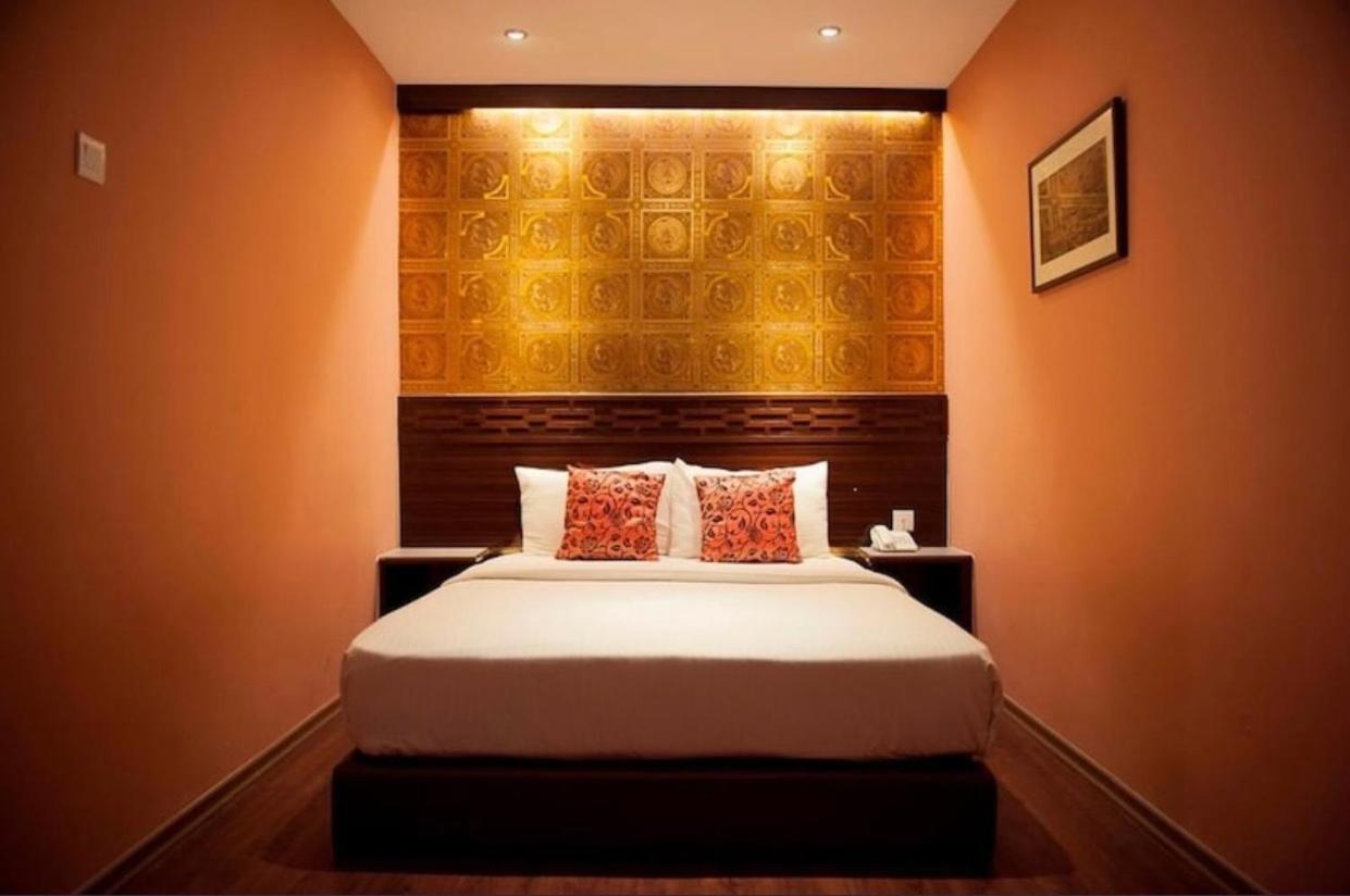 Apple Hotel Penang Джордж Таун Екстериор снимка