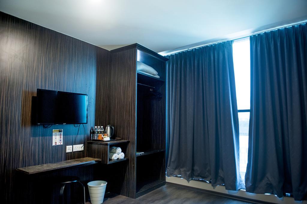 Apple Hotel Penang Джордж Таун Екстериор снимка