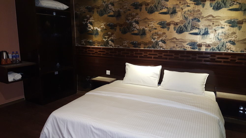 Apple Hotel Penang Джордж Таун Екстериор снимка