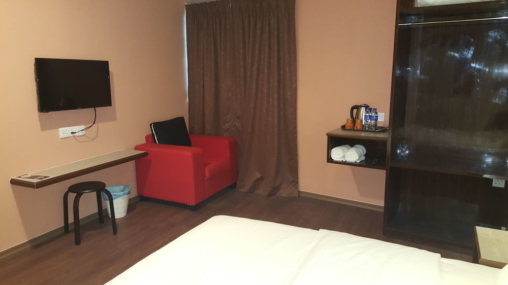 Apple Hotel Penang Джордж Таун Екстериор снимка
