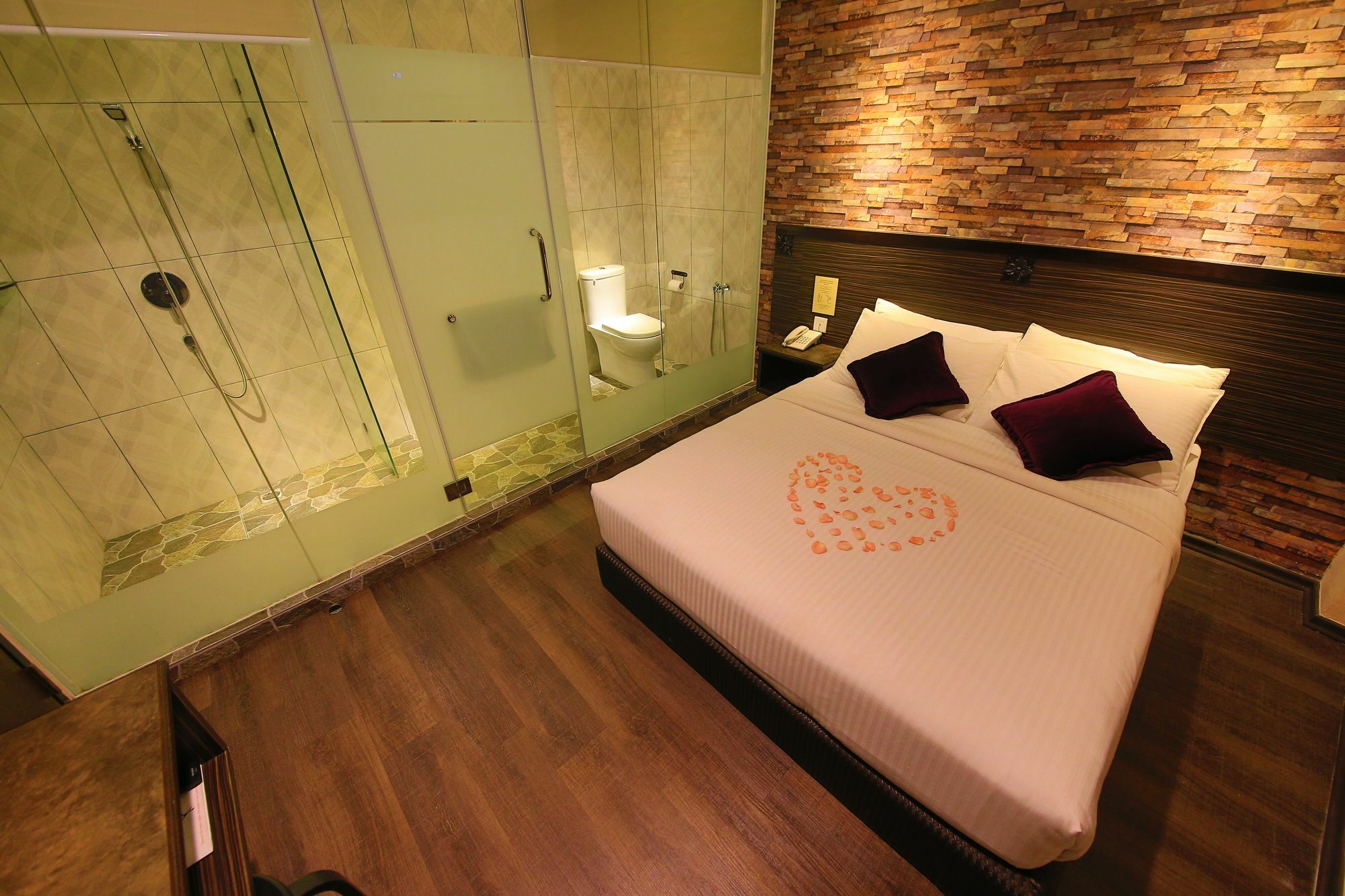 Apple Hotel Penang Джордж Таун Екстериор снимка
